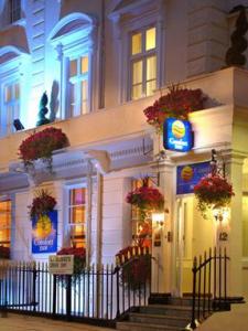 The Bedrooms at Comfort Inn Buckingham Palace Rd. Victoria