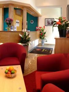 The Bedrooms at Comfort Inn Buckingham Palace Rd. Victoria