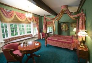 The Bedrooms at Mere Court Hotel