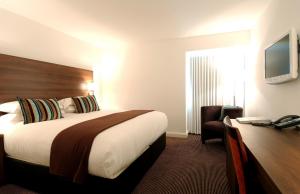 The Bedrooms at Doubletree by Hilton Chester (formerly Hoole Hall Hotel Country Club)
