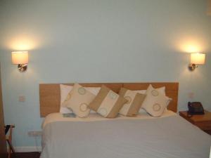 The Bedrooms at Ely House Hotel