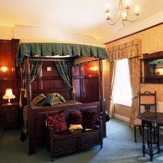The Bedrooms at The Holcombe Inn