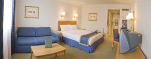 The Bedrooms at Holiday Inn Brentwood