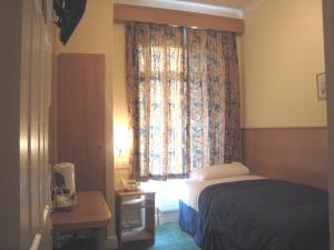 The Bedrooms at West Cromwell Hotel