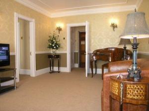 The Bedrooms at West Retford Hotel