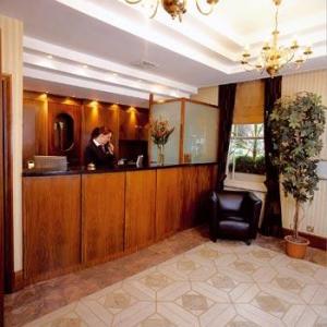 The Bedrooms at Best Western - The Delmere Hotel - London