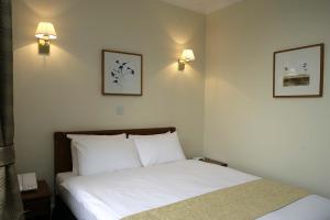 The Bedrooms at Best Western Lodge Hotel