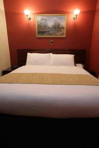 The Bedrooms at Best Western Lodge Hotel