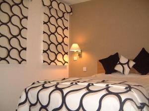 The Bedrooms at Ely House Hotel