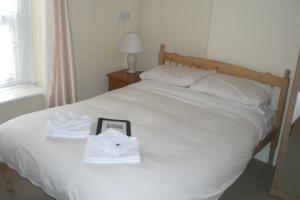 The Bedrooms at The Senarth (With Off Street Parking)