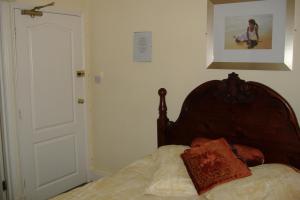 The Bedrooms at The Olive Tree (By The Castle)